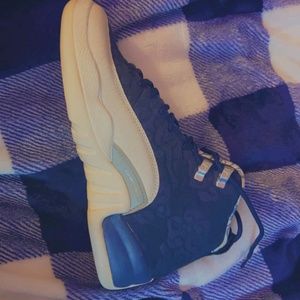 Jordan 12 retro  international flight & Jordan 13 retros